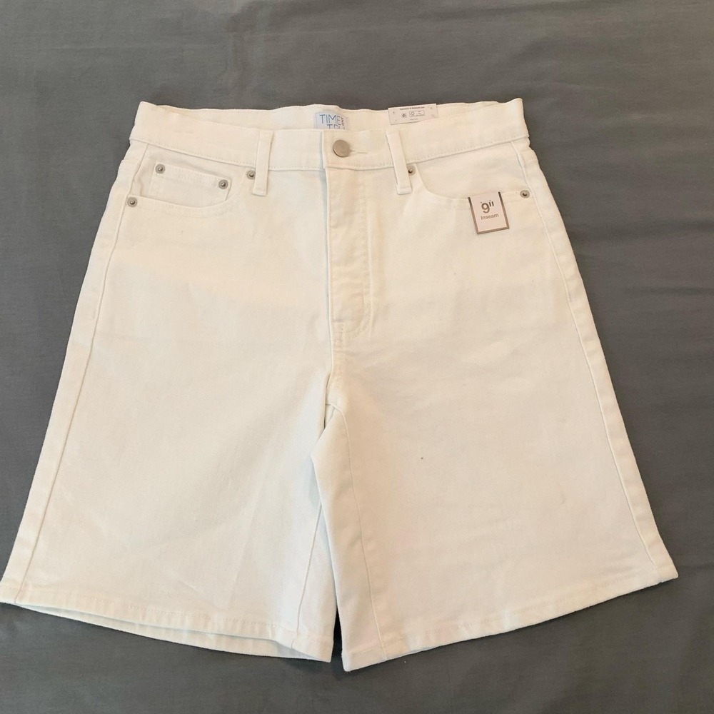 Shorts Womens 6 White Denim Bermuda High Rise 9" Inseam Stretch Casual Play